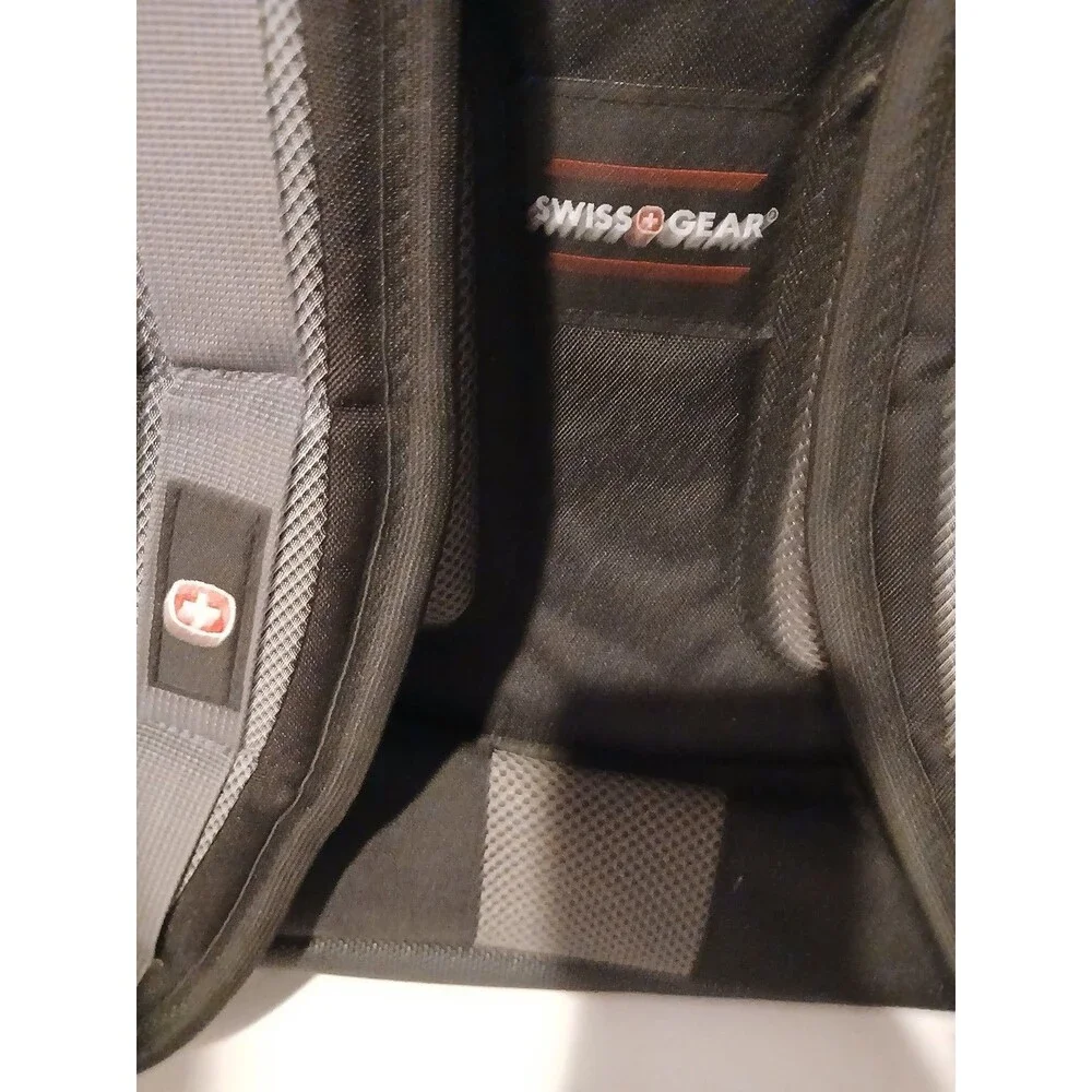 SWISS GEAR Synergy Pro 16 inch Laptop Backpack Black & Gray